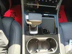 Li Auto ONE Extended Range 6-Seater - ფოტო 14