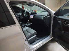 Nissan Qashqai 2.0L CVT XV Premium Luxury - ფოტო 18