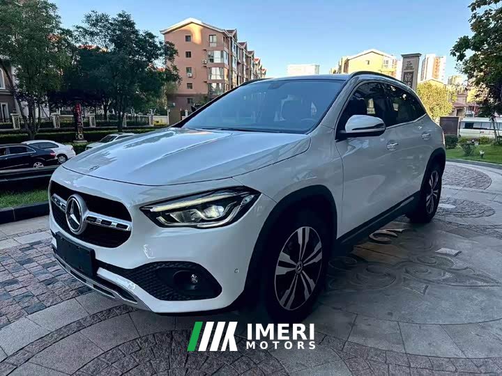 Mercedes-Benz GLA 200