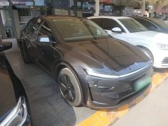 Tesla Model Y Rear-Wheel Drive - ფოტო 4