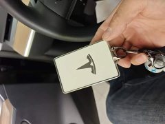 Tesla Model Y Standard Range RWD - ფოტო 9
