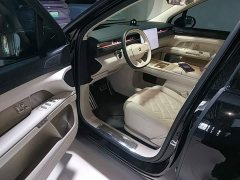 NIO ES8 2026 Six-Seat Executive Signature Edition - ფოტო 16