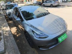 Tesla Model Y Rear-Wheel Drive - ფოტო 4