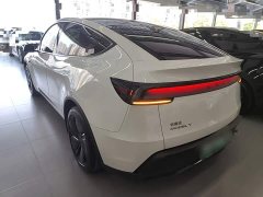 Tesla Model Y Rear-Wheel Drive - ფოტო 5