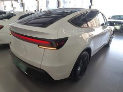 Tesla Model Y Rear-Wheel Drive - ფოტო 7