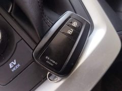 Toyota RAV4 2020 Hybrid 2.5L E-CVT AWD Elite Plus - ფოტო 13