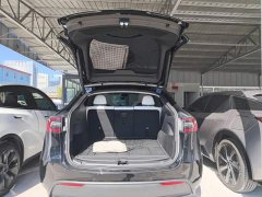 Tesla Model Y Rear-Wheel Drive - ფოტო 19