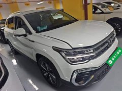 Volkswagen Touareg 300TSI Two-Wheel Drive Moonlight Edition - ფოტო 4