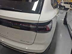 Volkswagen Touareg 300TSI Two-Wheel Drive Moonlight Edition - ფოტო 8