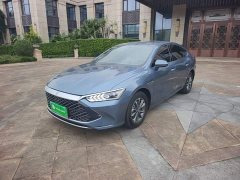BYD Qin PLUS Glory Edition DM-i 55KM Leading - ფოტო 1