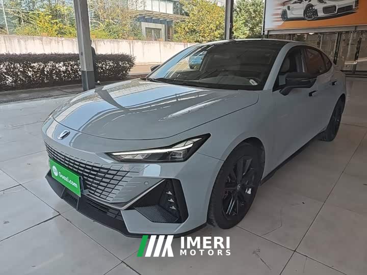 Changan UNI-V 1.5T Deluxe - ავტომობილი ჩინეთიდან