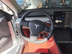 Tesla Model Y Rear-Wheel Drive - ფოტო 11