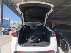 Tesla Model Y Rear-Wheel Drive - ფოტო 19