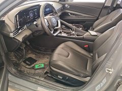 Hyundai Elantra 1.5L CVT Luxury - ფოტო 15