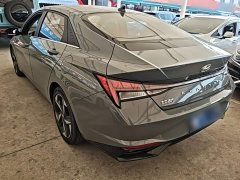 Hyundai Elantra 1.5L CVT Luxury - ფოტო 5