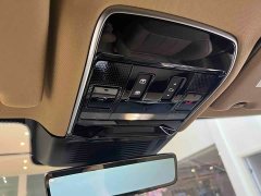 Land Rover Range Rover 2025 3.0L V6 400PS Extended Wheelbase Prestige Edition - ფოტო 18