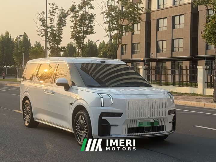 Zeekr 009 Seven-Seat Aisle Version AWD 108kWh
