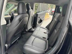 Tesla Model Y Rear-Wheel Drive - ფოტო 6