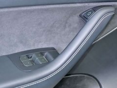 Tesla Model Y Rear-Wheel Drive - ფოტო 12