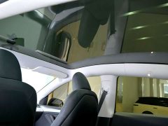 Tesla Model Y Rear-Wheel Drive - ფოტო 18