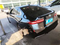 BMW 5 Series 525Li M Sport Package - ფოტო 4