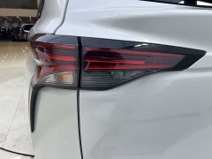 Toyota Gravia 2.5L Hybrid Luxury - ფოტო 8