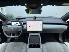 NIO ET5T Champion Commemorative Edition 75kWh Touring - ფოტო 6
