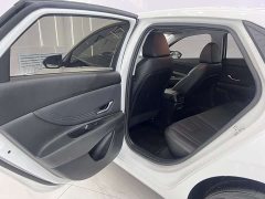 Hyundai Elantra 1.5L CVT GLX Elite - ფოტო 14