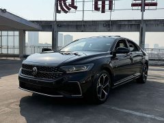 Volkswagen Passat 330TSI Starry Sky Luxury Edition - ფოტო 1