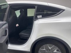 Tesla Model Y L Long Range All-Wheel Drive - ფოტო 17