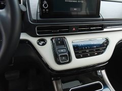 Honda Odyssey 2.0L e:HEV Luxury - ფოტო 7