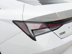Hyundai Elantra 2022 240TGDi DCT GLX Elite - ფოტო 11
