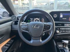 Lexus ES 300h Excellence - ფოტო 11