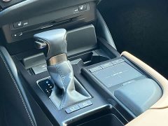 Lexus ES 300h Excellence - ფოტო 13