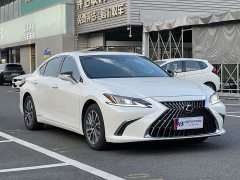 Lexus ES 300h Excellence - ფოტო 2