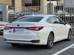 Lexus ES 300h Excellence - ფოტო 6