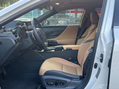Lexus ES 300h Excellence - ფოტო 8