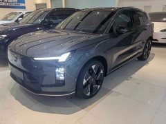 Volvo XC70 Plug-in Hybrid 2026 All-Wheel Drive Extended Range Ultra - ფოტო 1
