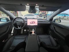 Tesla Model Y Rear-Wheel Drive - ფოტო 5