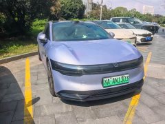 Zeekr 007 2025 RWD Smart Driving Edition 75kWh - ფოტო 2