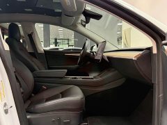 Tesla Model Y Long Range All-Wheel Drive - ფოტო 11
