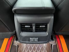 Toyota Avalon Hybrid 2.5L Luxury - ფოტო 13