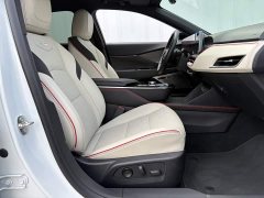 Cadillac GT4 2023 25T Prestige - ფოტო 16