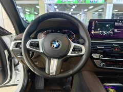 BMW 5 Series 525Li M Sport Package - ფოტო 12