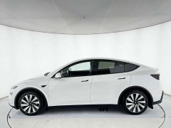 Tesla Model Y Rear-Wheel Drive - ფოტო 2