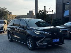 Toyota Sienna 2024 2.5L Hybrid Luxury Edition - ფოტო 3