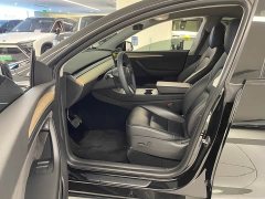 Tesla Model Y Rear-Wheel Drive - ფოტო 4