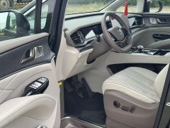 Denza BYD Denza D9 DM-i 1040 Premium - ფოტო 10