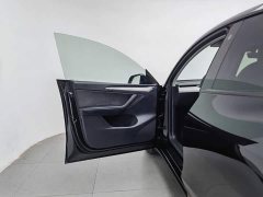 Tesla Model Y Long Range All-Wheel Drive - ფოტო 8