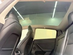 Tesla Model Y Rear-Wheel Drive - ფოტო 18